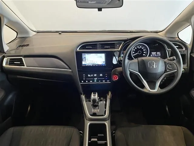 シャトル ハイブリッド(ホンダ)の車両写真