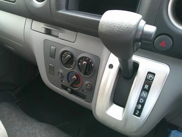 ニッサン NV350キャラバン 4WD