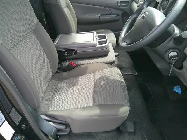 ニッサン NV350キャラバン 4WD