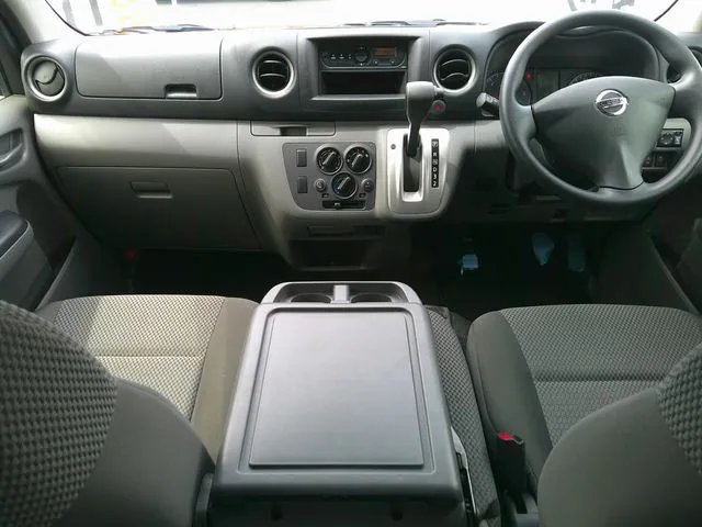 ニッサン NV350キャラバン 4WD