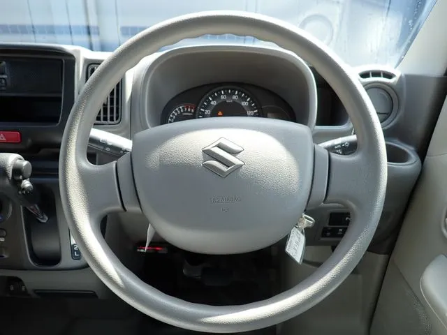 エブリイバン（スズキ）の車両写真