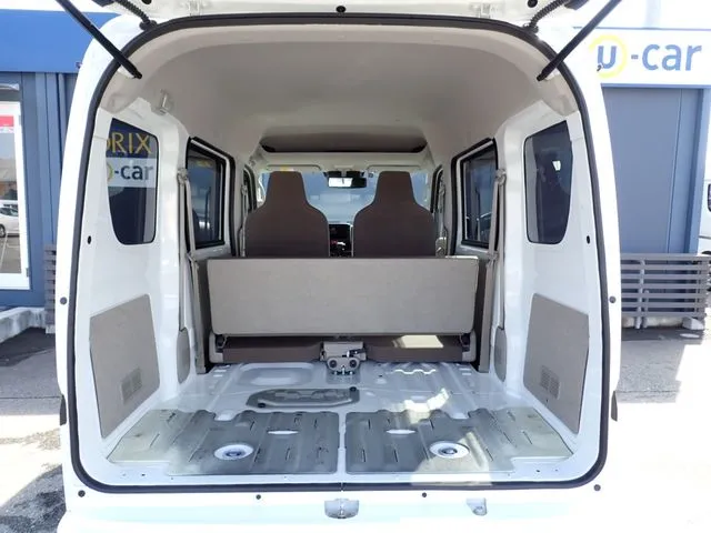 エブリイバン（スズキ）の車両写真