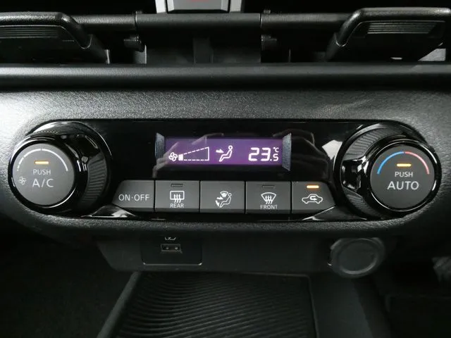 ノート（ニッサン）の車両写真