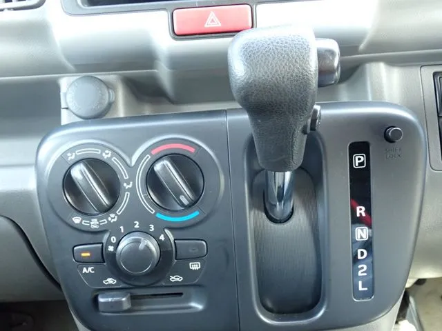 ミニキャブバン（ミツビシ）の車両写真