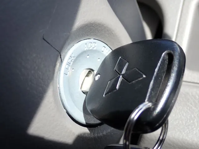 ミニキャブバン（ミツビシ）の車両写真