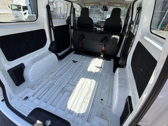 NV200バネットバン(ニッサン)の車両写真