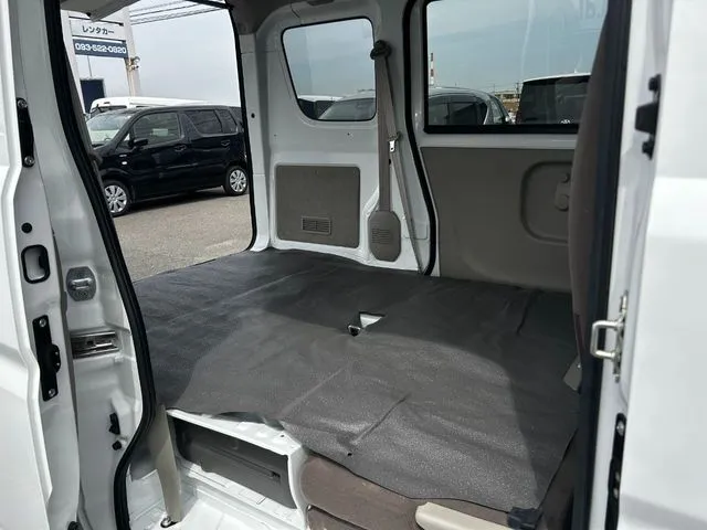 エブリイバン（スズキ）の車両写真