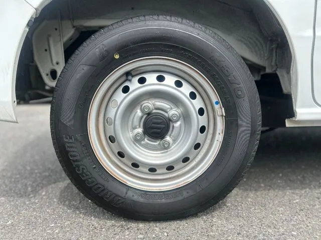 エブリイバン（スズキ）の車両写真