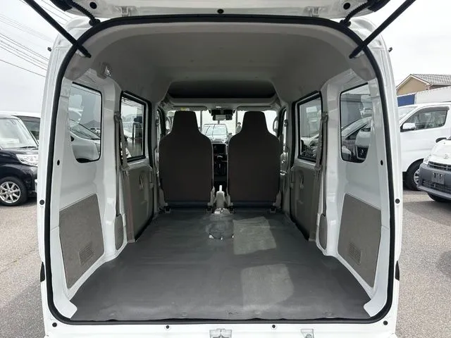 エブリイバン（スズキ）の車両写真