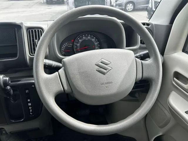 エブリイバン（スズキ）の車両写真