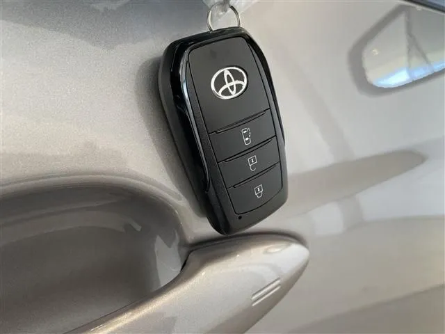 トヨタ　ノア　ハイブリッド