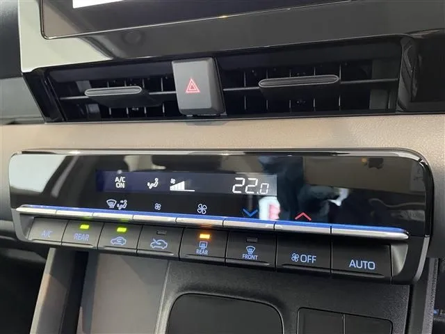 トヨタ　ノア　ハイブリッド