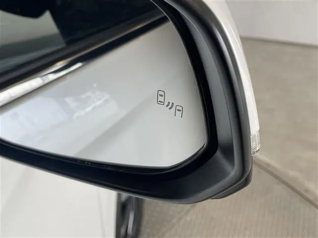 トヨタ　ノア　ハイブリッド