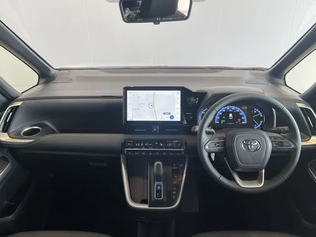 トヨタ　ノア　ハイブリッド