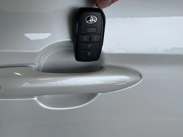 トヨタ ヴォクシー ハイブリッド