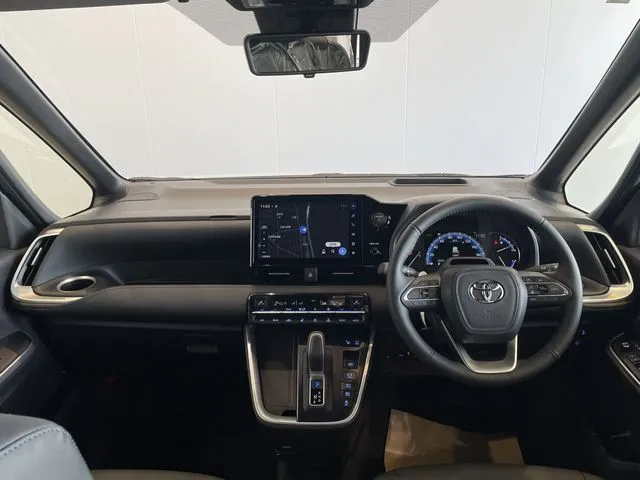 トヨタ ヴォクシー ハイブリッド