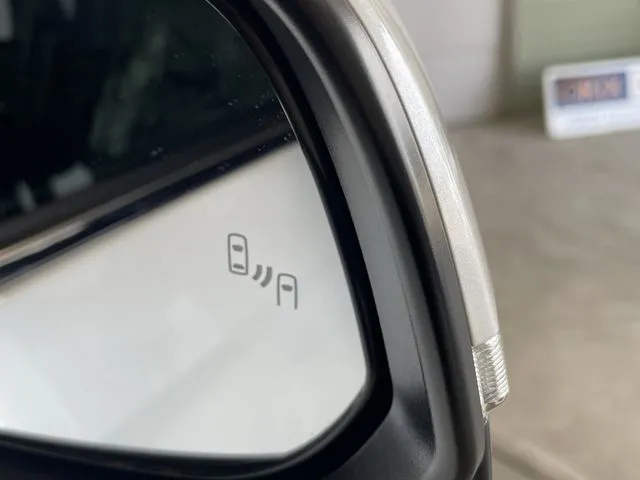 トヨタ　ヴォクシー　ハイブリッド