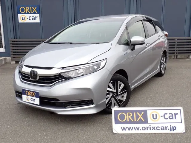 シャトル　ハイブリッド（ホンダ）の車両写真