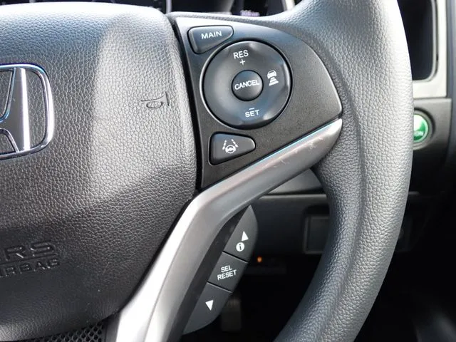 シャトル　ハイブリッド（ホンダ）の車両写真