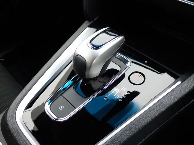 シャトル　ハイブリッド（ホンダ）の車両写真