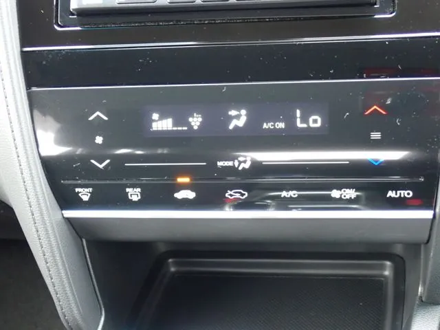 シャトル　ハイブリッド（ホンダ）の車両写真