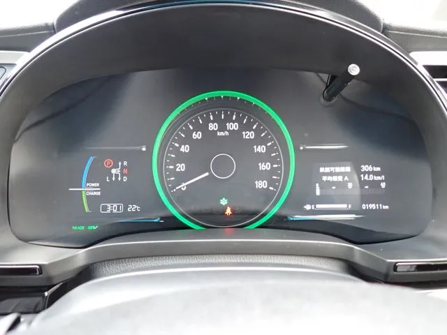 シャトル　ハイブリッド（ホンダ）の車両写真