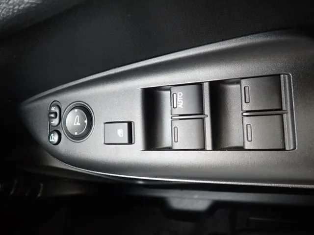 シャトル　ハイブリッド（ホンダ）の車両写真