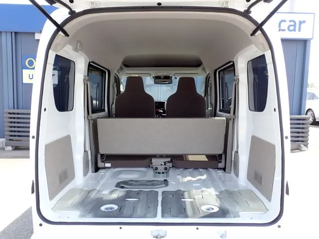 エブリイバン（スズキ）の車両写真