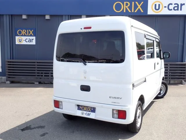 エブリイバン（スズキ）の車両写真