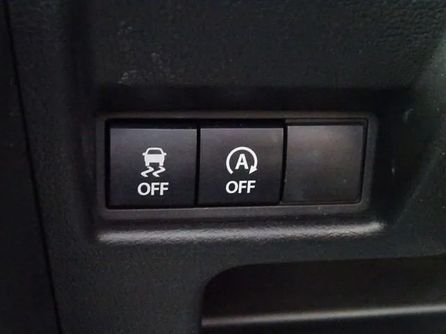 スペーシア（スズキ）の車両写真