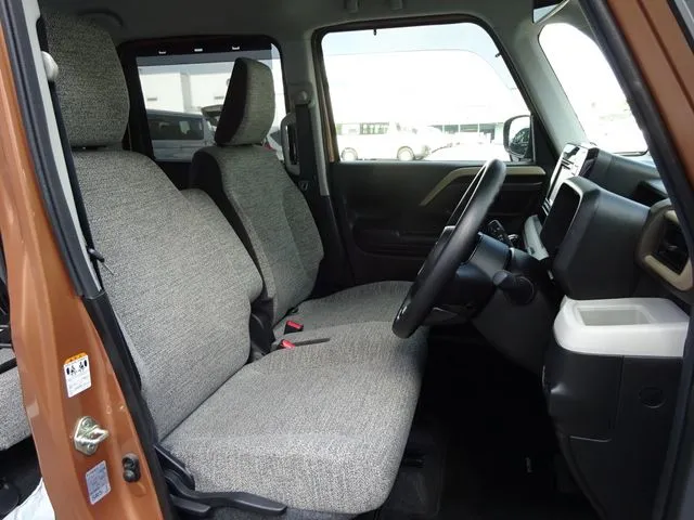 スペーシア（スズキ）の車両写真