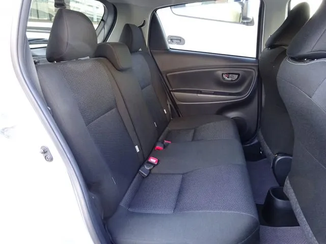 ヴィッツ　ハイブリッド（トヨタ）の車両写真