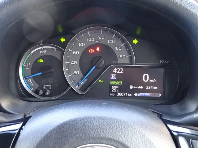 ヴィッツ　ハイブリッド（トヨタ）の車両写真