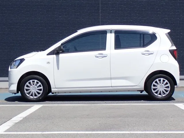 ミラ　イース（ダイハツ）の車両写真
