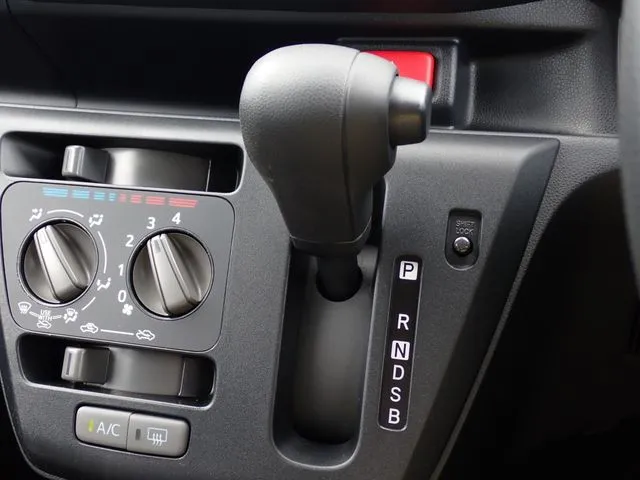 ミラ　イース（ダイハツ）の車両写真