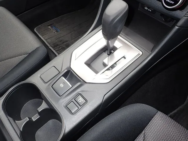 インプレッサスポーツ（スバル）の車両写真