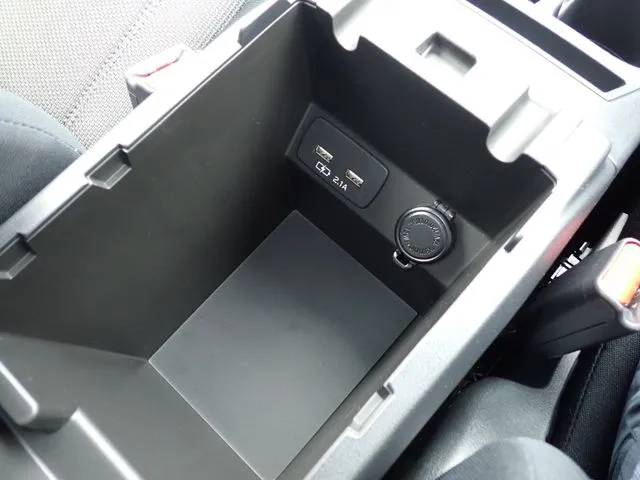 インプレッサスポーツ（スバル）の車両写真
