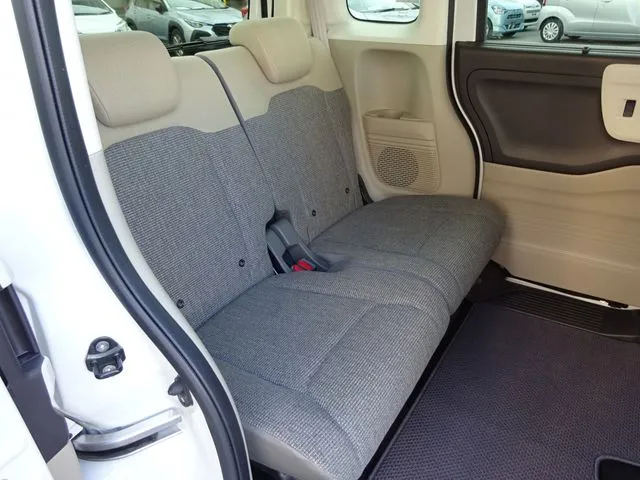 N BOX(ホンダ)の車両写真