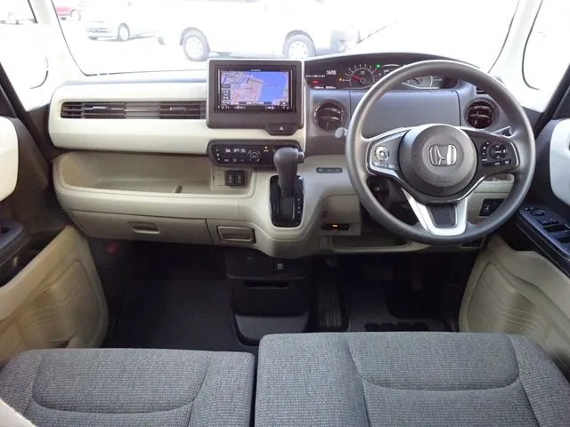 N BOX(ホンダ)の車両写真