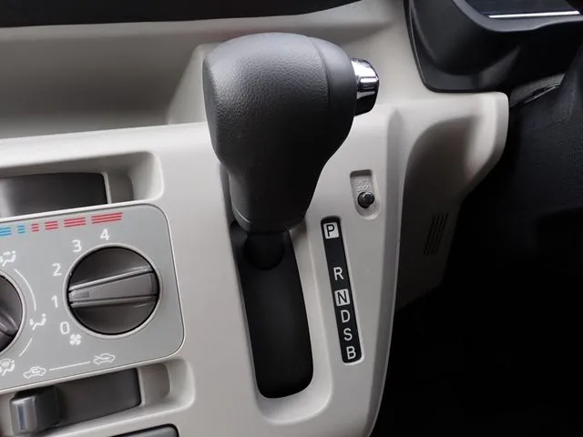 ミラ イース(ダイハツ)の車両写真