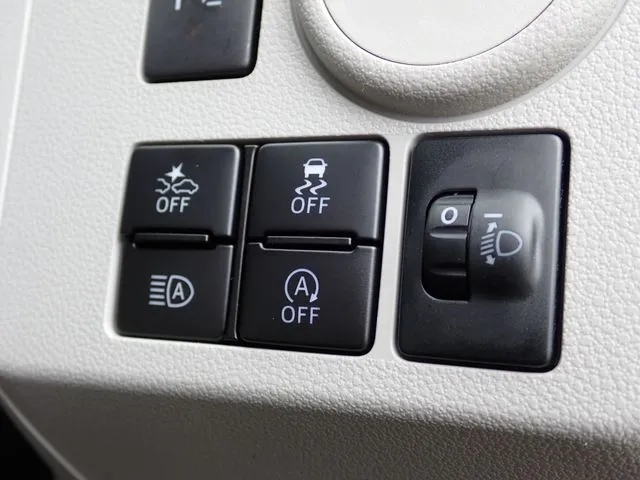ミラ イース(ダイハツ)の車両写真