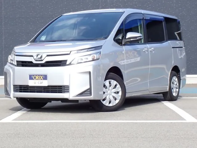 ヴォクシー(トヨタ)の車両写真