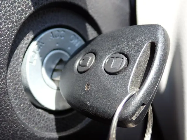 ミラ　イース（ダイハツ）の車両写真