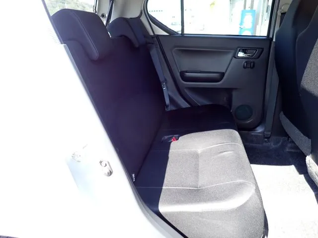 ミラ　イース（ダイハツ）の車両写真