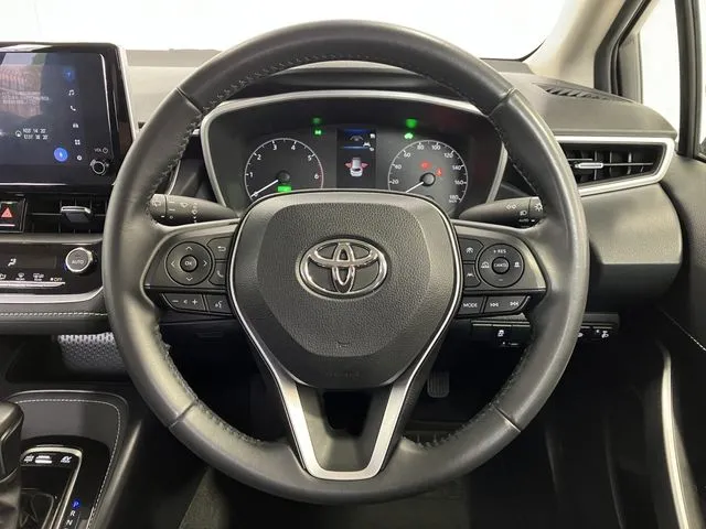 カローラ　ツーリング　ハイブリッド（トヨタ）の車両写真