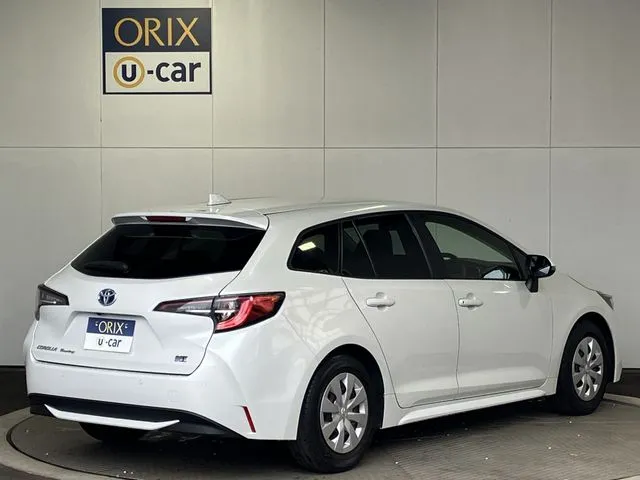 カローラ　ツーリング　ハイブリッド（トヨタ）の車両写真