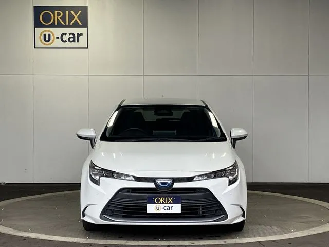 カローラ　ツーリング　ハイブリッド（トヨタ）の車両写真