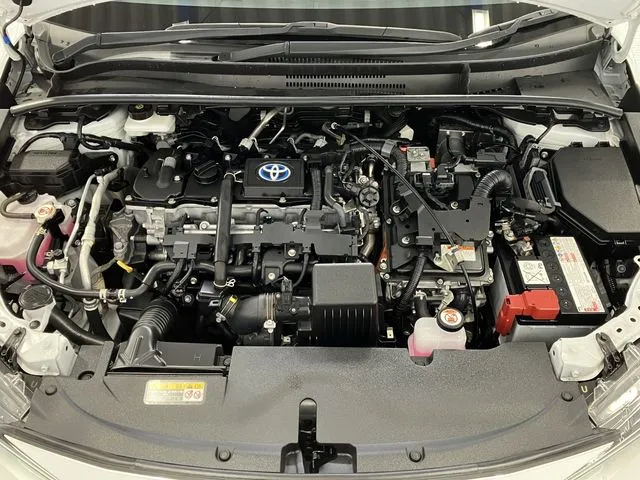 カローラ　ツーリング　ハイブリッド（トヨタ）の車両写真