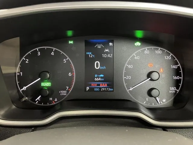 カローラ　ツーリング　ハイブリッド（トヨタ）の車両写真