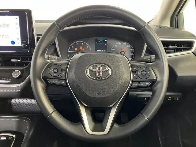 カローラ ツーリング ハイブリッド(トヨタ)の車両写真